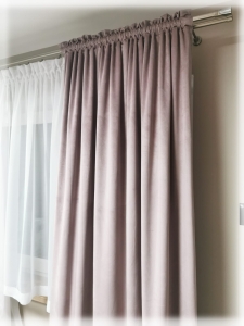 Zasłona welurowa - pastelowy róż 145 x 245 