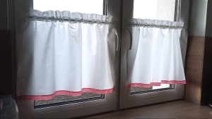 Zazdrostka bawełniana ze wstążką w kratkę  do 85 cm wysokości