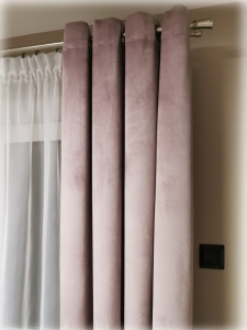 Zasłona welurowa - pastelowy róż 145 x 245