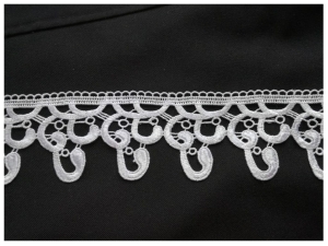 Gipiura na metry biała 7,5 cm  -  0,5 mb